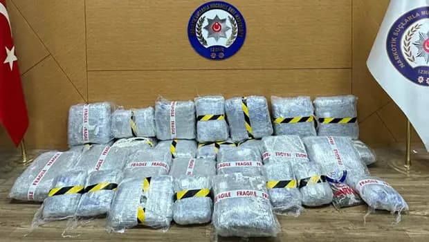 İzmir'de uyuşturucu operasyonu: Evde 80 kilo skunkla yakalanan şüpheli tutuklandı