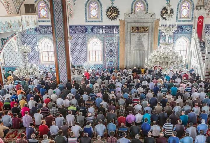 CUMA NAMAZI SAATLERİ 4 EYLÜL 2026: Cuma Namazı Saat Kaçta? Cuma Selası Ne Zaman Okunur? Cuma Namazı Nasıl Kılınır, Kaç Rekat? İşte Diyanet'e Göre İstanbul, Ankara, İzmir İl İl Cuma Saatleri...