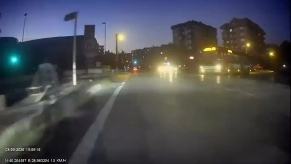 Kırmızı ışıkta yavaşlamadı bile... Otobüs şoföründen pişkin yanıt! "Geçerim ben, cezamı çekerim ne olacak?"