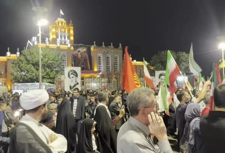 İranlılar ABD'ye karşı sokaklarda!