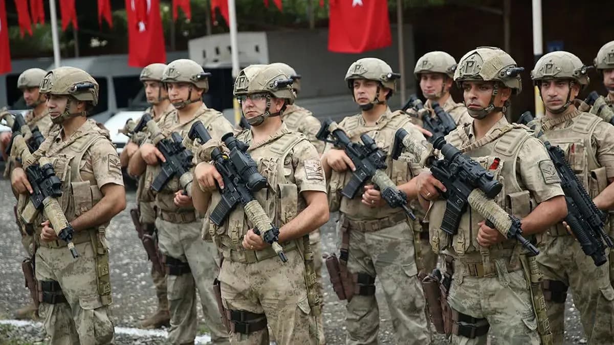 Atina bunu konuşuyor: Komşuda 'Türk komando' paniği! 2 bini bölgede...