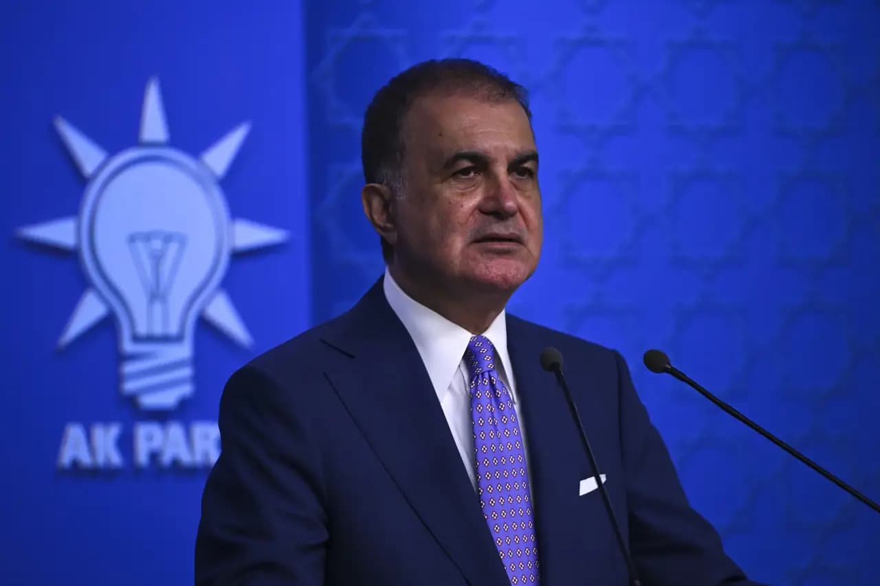AK Parti'den Özgür Özel'in tehdit üslubuna çok sert tepki! Ömer Çelik: Siyaset adabıyla çok ciddi sorunları var