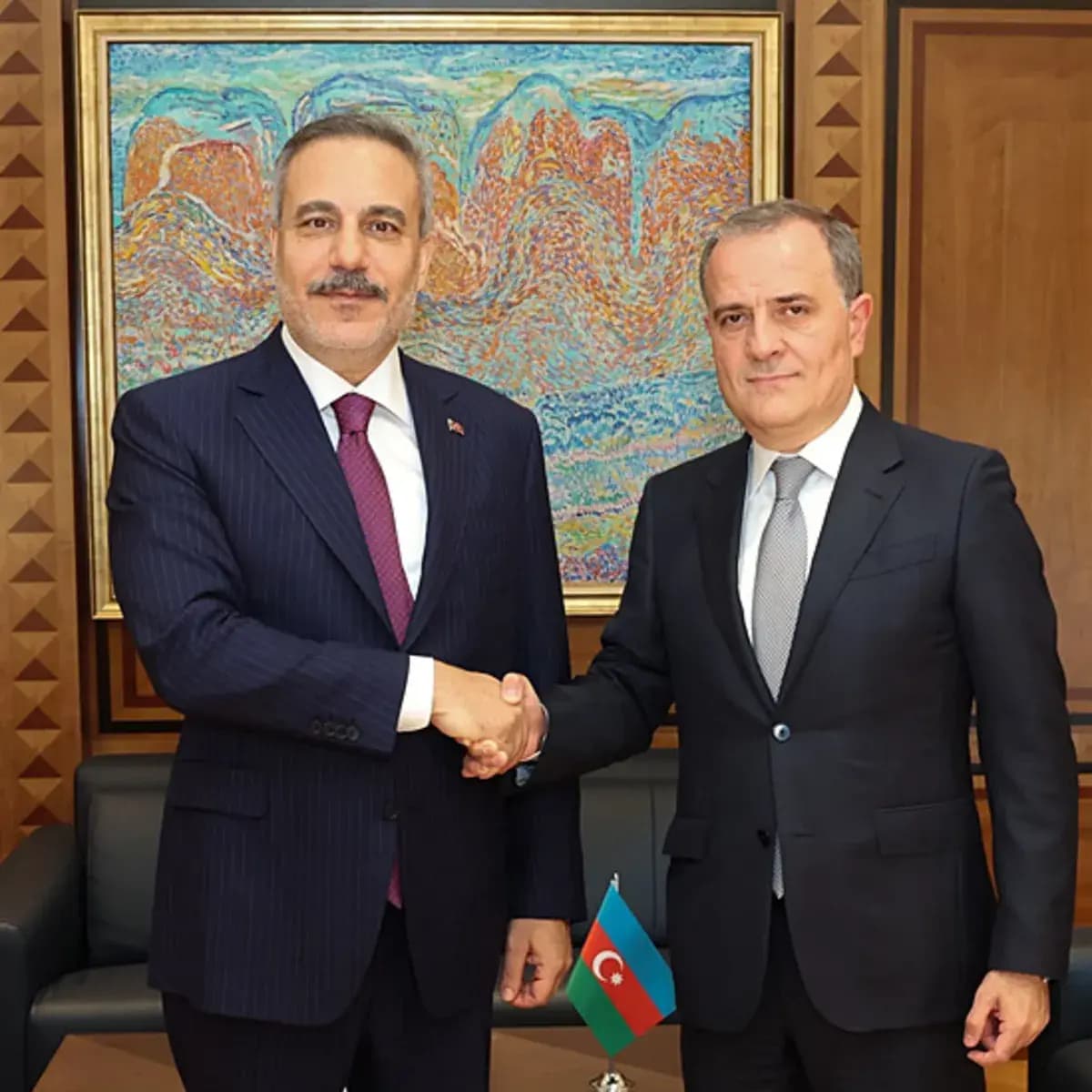 Dışişleri Bakanı Hakan Fidan Bakü'de Azerbaycan Dışişleri Bakanı Ceyhun Bayramov ile bir araya geldi