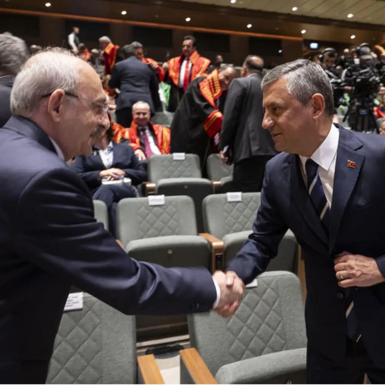 Özgür Özel'den Kılıçdaroğlu'na tepki